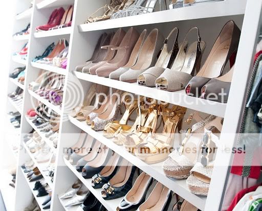 Floor to Ceiling Shelf Floor to Ceiling Shelf